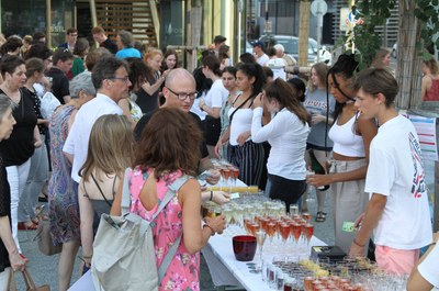 27 apéro auf dem erlenmattplatz