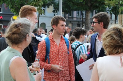 28 apéro auf dem erlenmattplatz